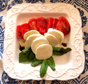 With just a quick stop at the market, a caprese salad can be created in just minutes.